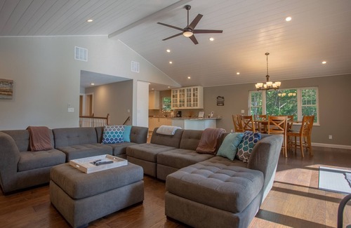 Ridgedale House | Clean and Modern Private 4 BD Lakeside Home! A Vacation to Remember Forever!