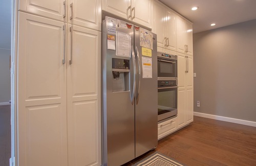 Ridgedale House | Clean and Modern Private 4 BD Lakeside Home! A Vacation to Remember Forever!
