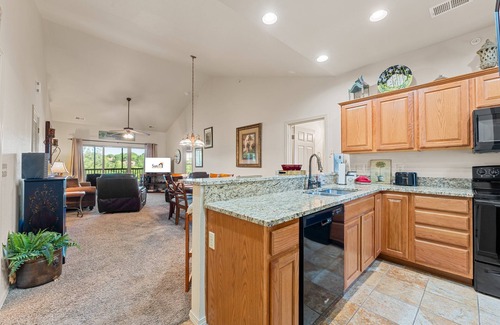 Branson West Condo | Comfort and Plenty of Space! This 3BD Unit will Feel Like Home Away from Home