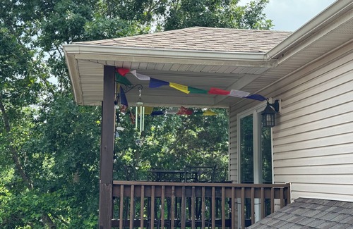 Branson Theater District House | Cozy house close to the Branson strip and all golfing courses! kids friendly.