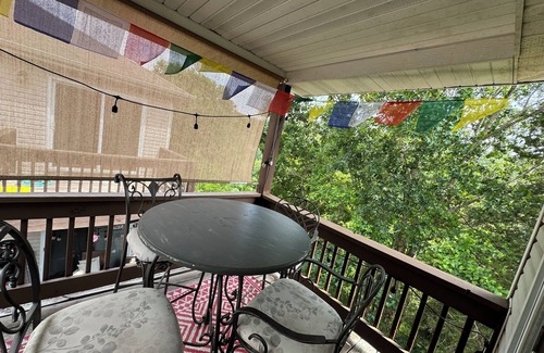 Branson Theater District House | Cozy house close to the Branson strip and all golfing courses! kids friendly.