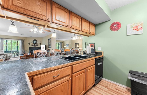 Table Rock Condo | Enjoy the Indoors and Outdoors in this Adorable Condo! This Oasis Allows Pets