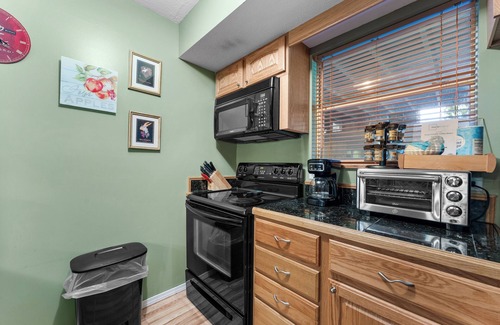 Table Rock Condo | Enjoy the Indoors and Outdoors in this Adorable Condo! This Oasis Allows Pets