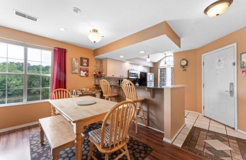Branson Apartment | Fort Taneycomo Condo