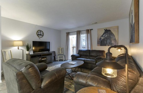 Branson Apartment | GlamRus Digs