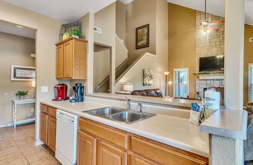 Branson West Condo | Golf Lover's Paradise-Course OnSite-Games-$400 of Daily Tickets-Cmty Outdoor Pool-Near Sdc