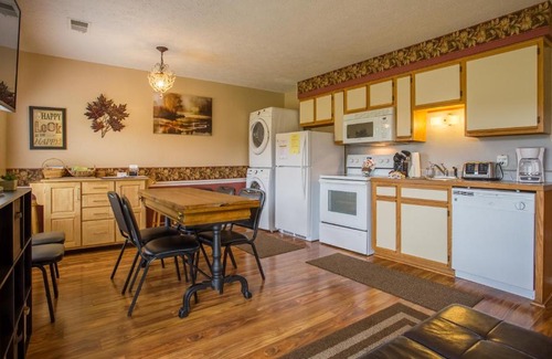 Table Rock Apartment | Grace Place Condo