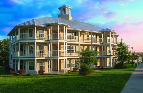 Branson Apartment | HICV Holiday Hills Resort 1BR Suite FRIDAY Check-In