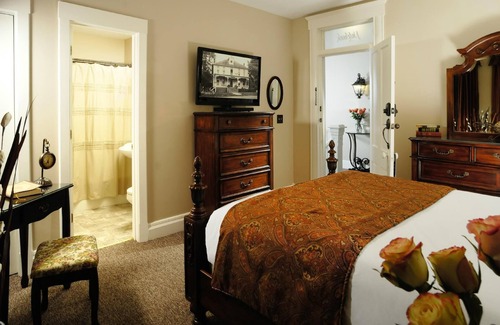 Downtown Branson Hotel | Historic Boutique Hotel