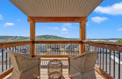 Hollister House | Hooked on Branson Cove - Pool Hot Tub & Fireplace