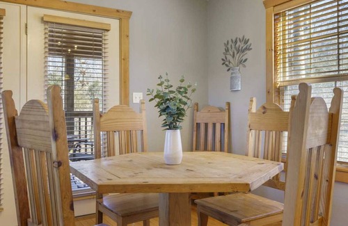 Reeds Spring House | House ∙ 1 bedroom ∙ 4 guests
