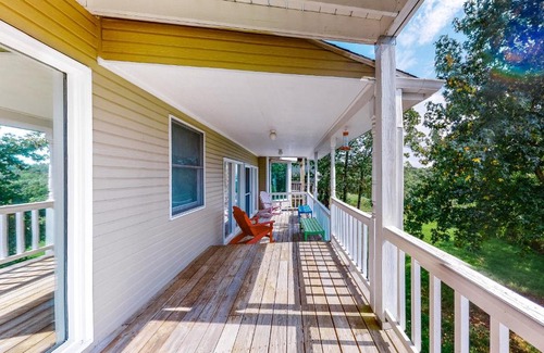 Branson House | Hummingbird Hills Hangout