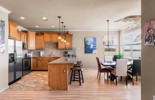 Hollister Condo | Lake Front Condo! Pet-Friendly, Adjacent Marina, Incredible Views -C-5