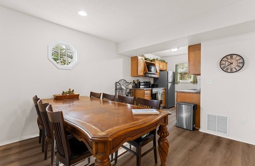 Indian Point House | Lake Lodge E - Resort Next to Silver Dollar City!