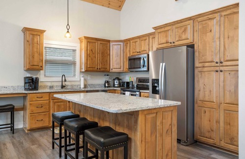 Indian Point House | Ldg 10 Ozark Sunset - Private Hot Tub -Indoor Pool