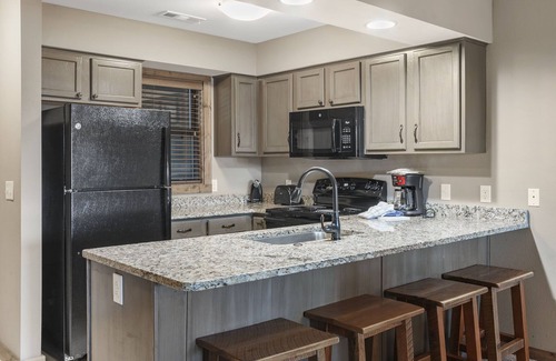 Indian Point Apartment | Lovely Walk-in Family Condo plus Lock-off Access Suite - Indian Point (U1206AB)