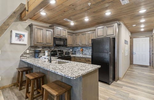 Indian Point Apartment | Luxurious 3BR + Loft with Fantastic View of the Lake! - Indian Point (U1115)