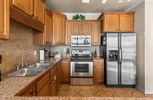 Hollister Condo | Luxury on Table Rock Lake! - Pet-Friendly, 2 Bedroom Suites, Marina, Pool-C6