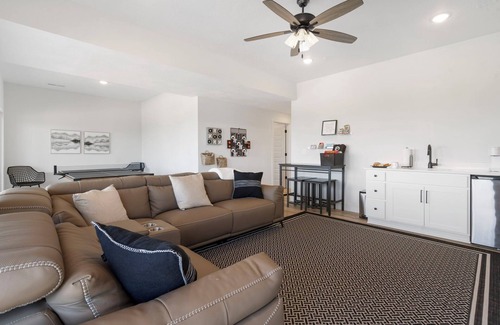 Kimberling City House | New Home-Deck with the Best Views of Table Rock-Private Hot Tub, Free $400 Tickets
