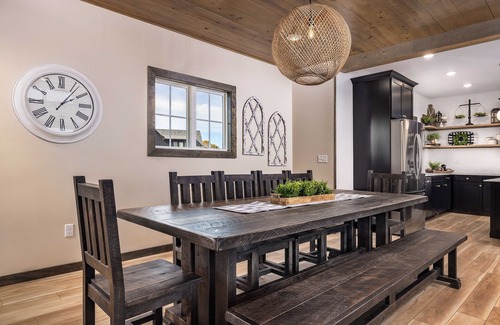 Kimberling City House | NEW! Luxury Lakefront Private Lodge Resort Pools Workout Gym Over 30 FREE amenities!