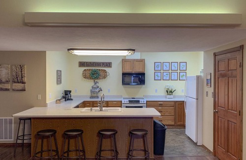 Branson House | Ozark Family Retreat Overlooks Branson Missouri