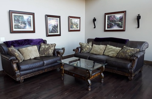 Walnut Shade House | Private, gated manor on 17 acres just minutes from Branson, MO