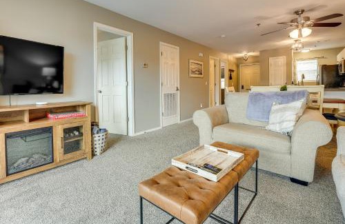Table Rock Apartment | Quiet Getaway with Balcony Near Branson Strip!
