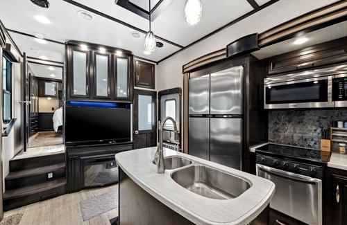 Bull Creek RV Rental | Recreational vehicle (RV) ∙ 1 bedroom ∙ 8 guests