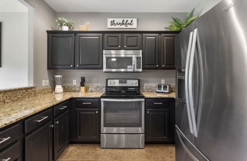 Branson West Condo | Screened-In Porch-Close to Silver Dollar City w Free Tickets-Renovated-Life Size Games-Cmty Pools!
