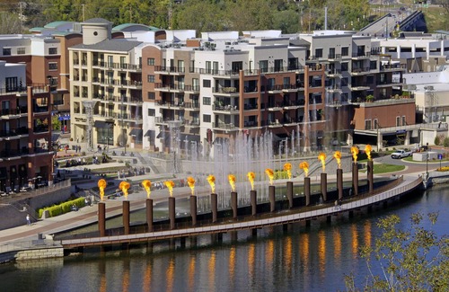 Branson Condo | Something new for you ! Water fall and massage chair .Lake, golf course view.