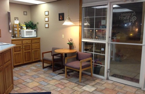 Branson Hotel | Spinning Wheel Inn