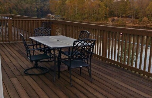 Branson Condo | Stunning Walk In Two Bedroom/Two Bath Luxurious Lakefront Condo