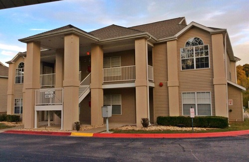 Branson Condo | Stunning Walk In Two Bedroom/Two Bath Luxurious Lakefront Condo