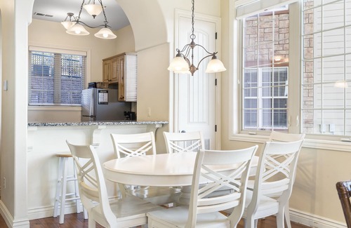 Indian Point Condo | Sunset Retreat | 3 Min from Silver Dollar
