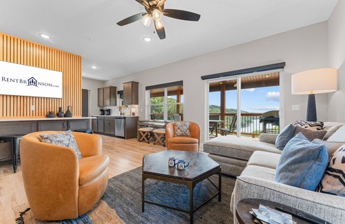 Kimberling City House | Table Rock Lake Views-Pvt Hot Tub and Outdoor Fireplace/TV-Free Daily Tickets-Cmty Amenities w Pools