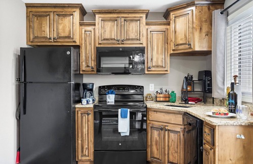 Kimberling City Condo | Table Rock Lakefront w Acess! Free Tickets! Community Amenities!
