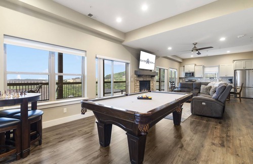 Table Rock House | The Best Lake Views-3 Decks-2 Game Rooms -Full Theater Room-$400 of Daily Free Tickets