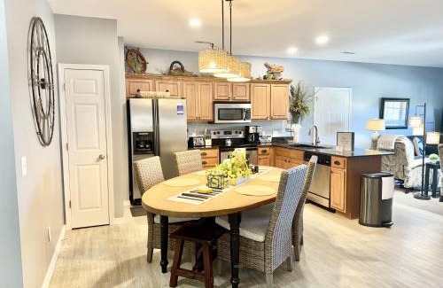 Hollister Apartment | Tina Condo B-5