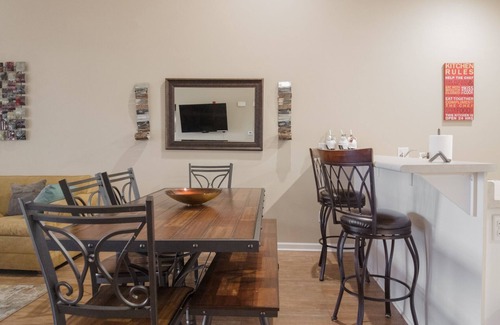 Branson Condo | Updated 2 BR Condo ~ Near the 76 Strip! FREE TICKETS INCLUDED! (CH1-35)
