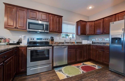 Indian Point Condo | Upscale Condo closest to SILVER DOLLAR CITY, TABLE ROCK LAKE & BRANSON GOLF