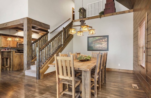 Indian Point House | WaterMill Cove Lakefront Lodge 4~By Silver Dollar City~2 POOLS~Dock~Free Amenities