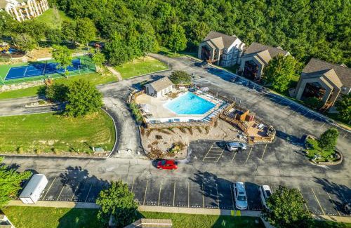 Indian Point Apartment | Woodpecker Watchtower