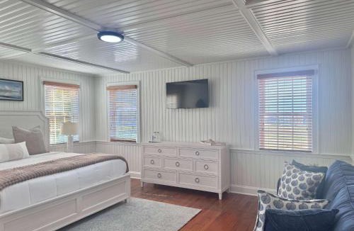 Ocracoke Bed & Breakfast | 04-The Seashell Suite at The Castle Inn