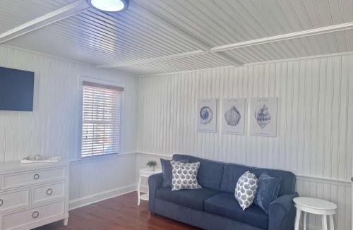 Ocracoke Bed & Breakfast | 04-The Seashell Suite at The Castle Inn