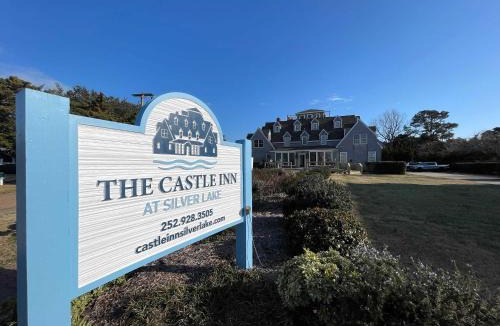 Ocracoke Hotel | 05-Sailing Suite at The Castle Inn