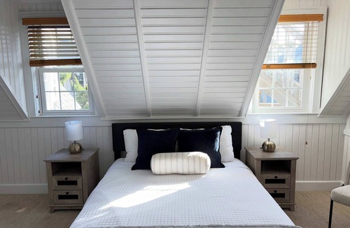 Ocracoke Bed & Breakfast | 08-Flight Suite at The Castle Inn