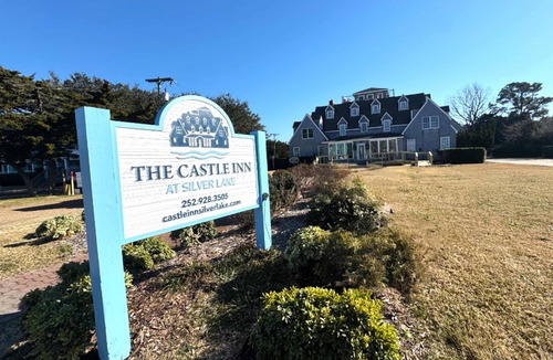 Ocracoke Bed & Breakfast | 08-Flight Suite at The Castle Inn