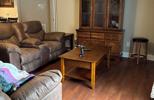 Sampson County Apartment | 1-bedroom apartment in Roseboro with AC, laundry room an all utilities included