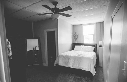 Seneca Apartment | 1 Bedroom Apartment, Overlooking Downtown Seneca
