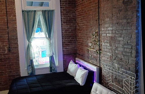 Old Louisville Apartment | 1-bedroom apartment 103 in adorable Louisville with AC